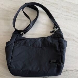 Pacsafe Citysafe CS 200 GII Crossbody Bag Black Anti-Theft RFID Travel Exomesh